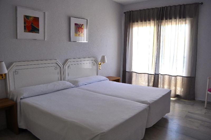 First Flatotel International Benalmádena Quarto foto